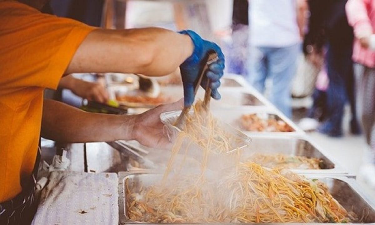 10 Rekomendasi Tempat Makan di Bandung Enak dan Murah