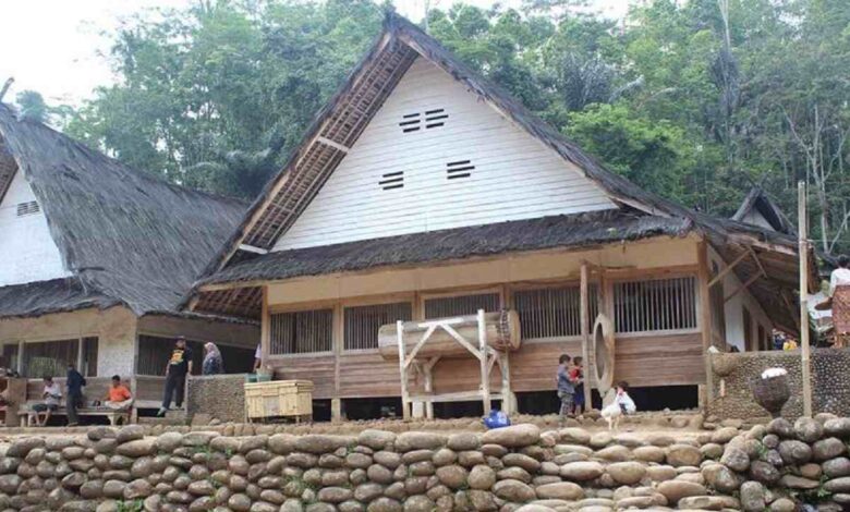 5 Rumah Adat Jawa Barat atau Sunda Beserta Penjelasannya