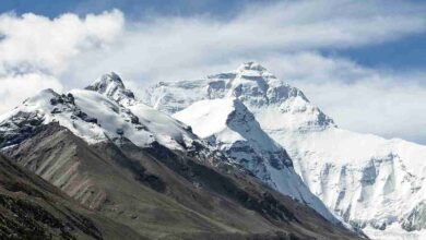 5 Gunung Tertinggi Benua Asia, Keindahan yang Menggoda!