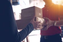 Agar Lebih Aman Menggunakan Layanan Pengantaran ke Luar Pulau, Lakukan Hal Ini!