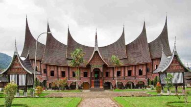 Rumah Adat Sumatra Barat Keunikan dan Makna Filosofisnya!